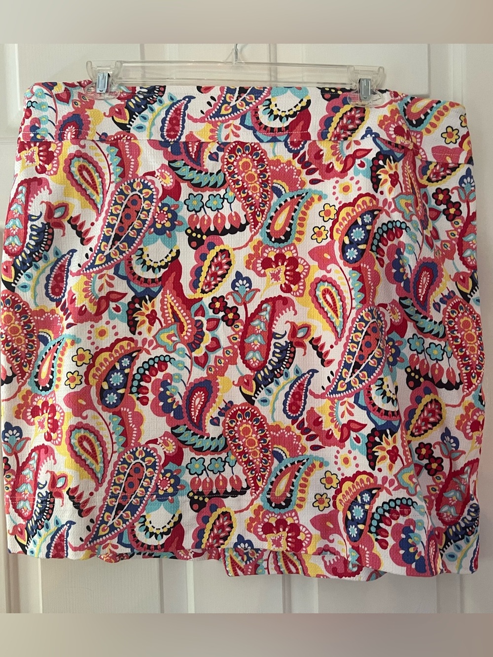 Colorful Paisley Print skirt
Vintage Talbots